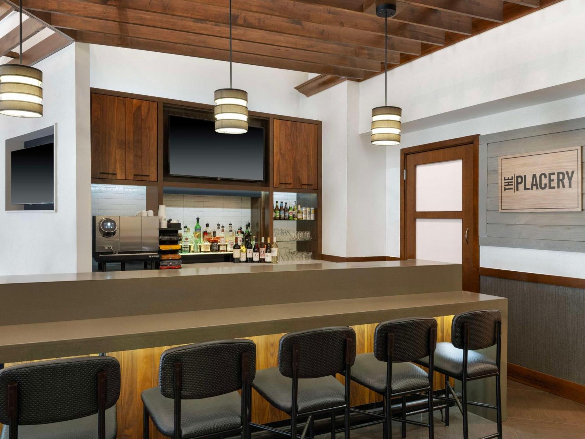 Hyatt Place Tampa Busch Gardens Exterior foto