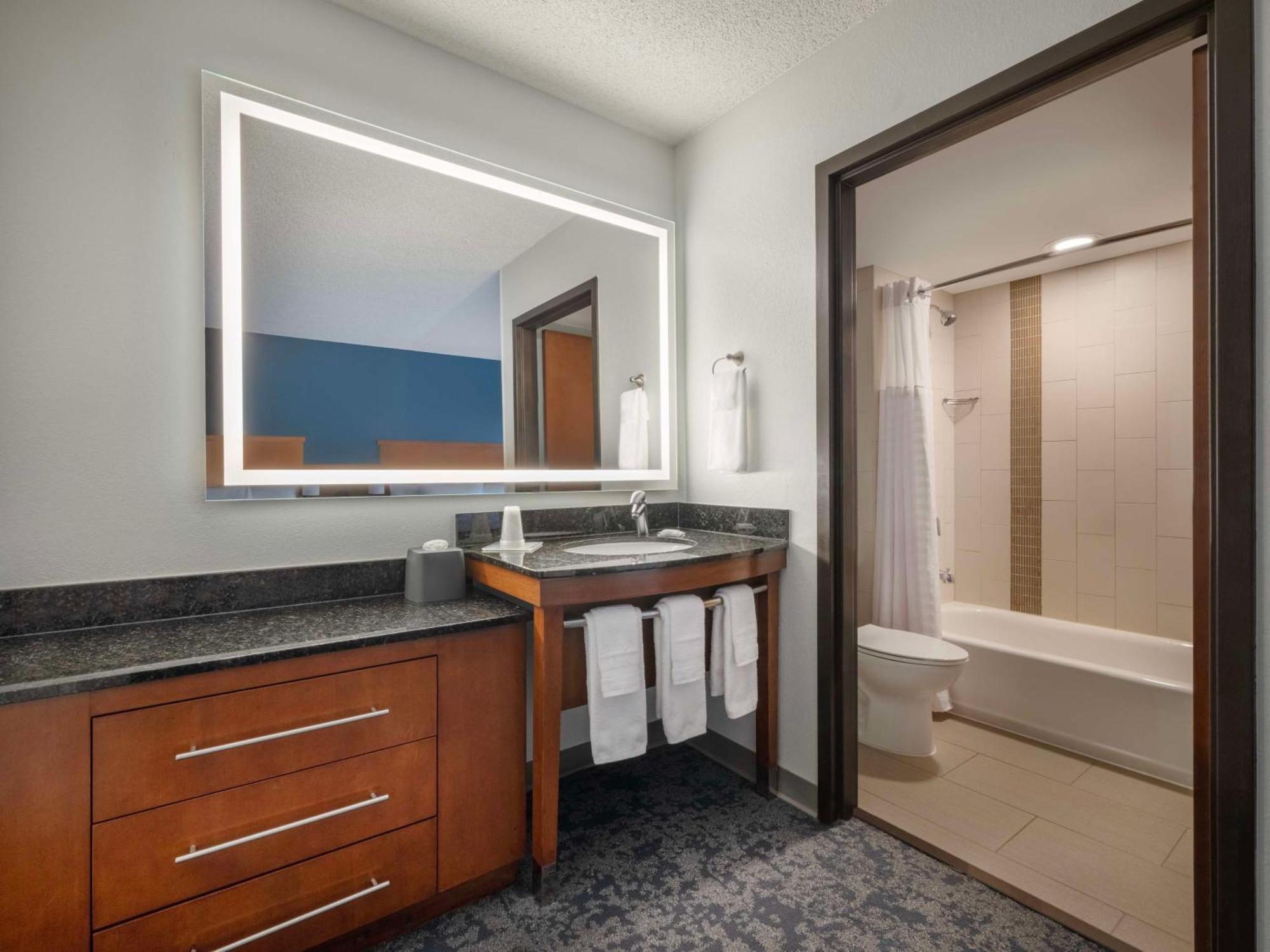 Hyatt Place Tampa Busch Gardens Exterior foto